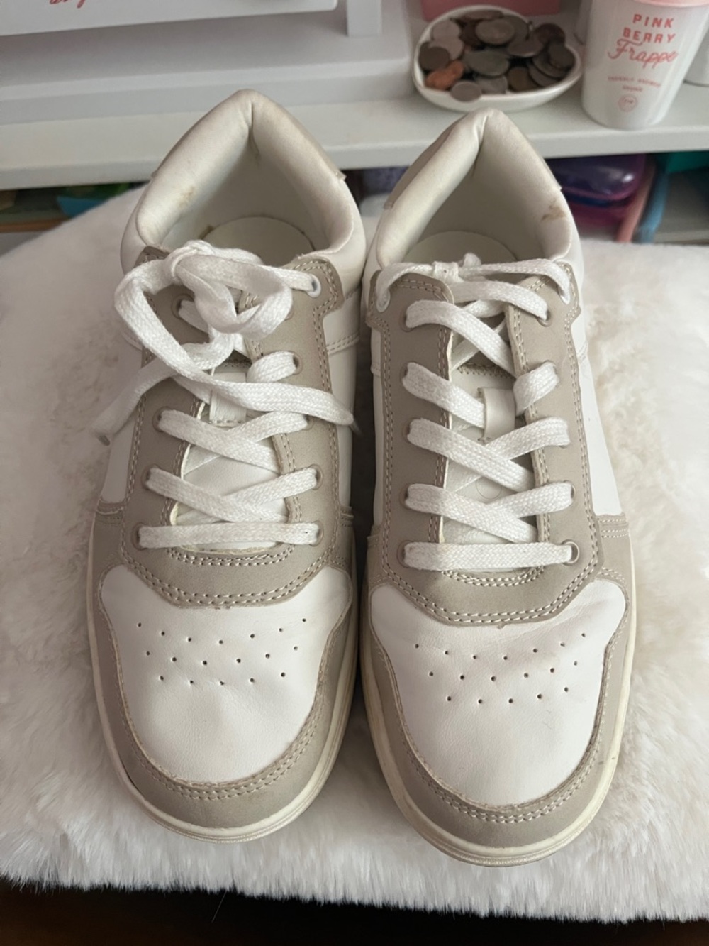 American Eagle White and Beige Casual Leather Sneakers